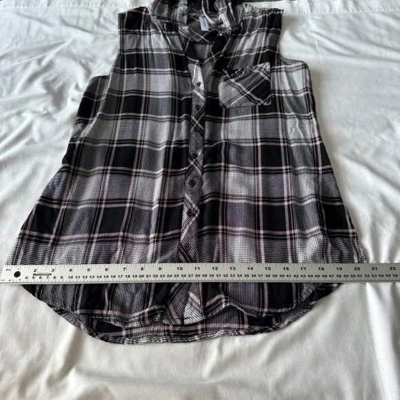 Warehouse One Sleeveless Plaid Button Down Hooded Shirt Black White Pink Medium - Picture 9 of 12